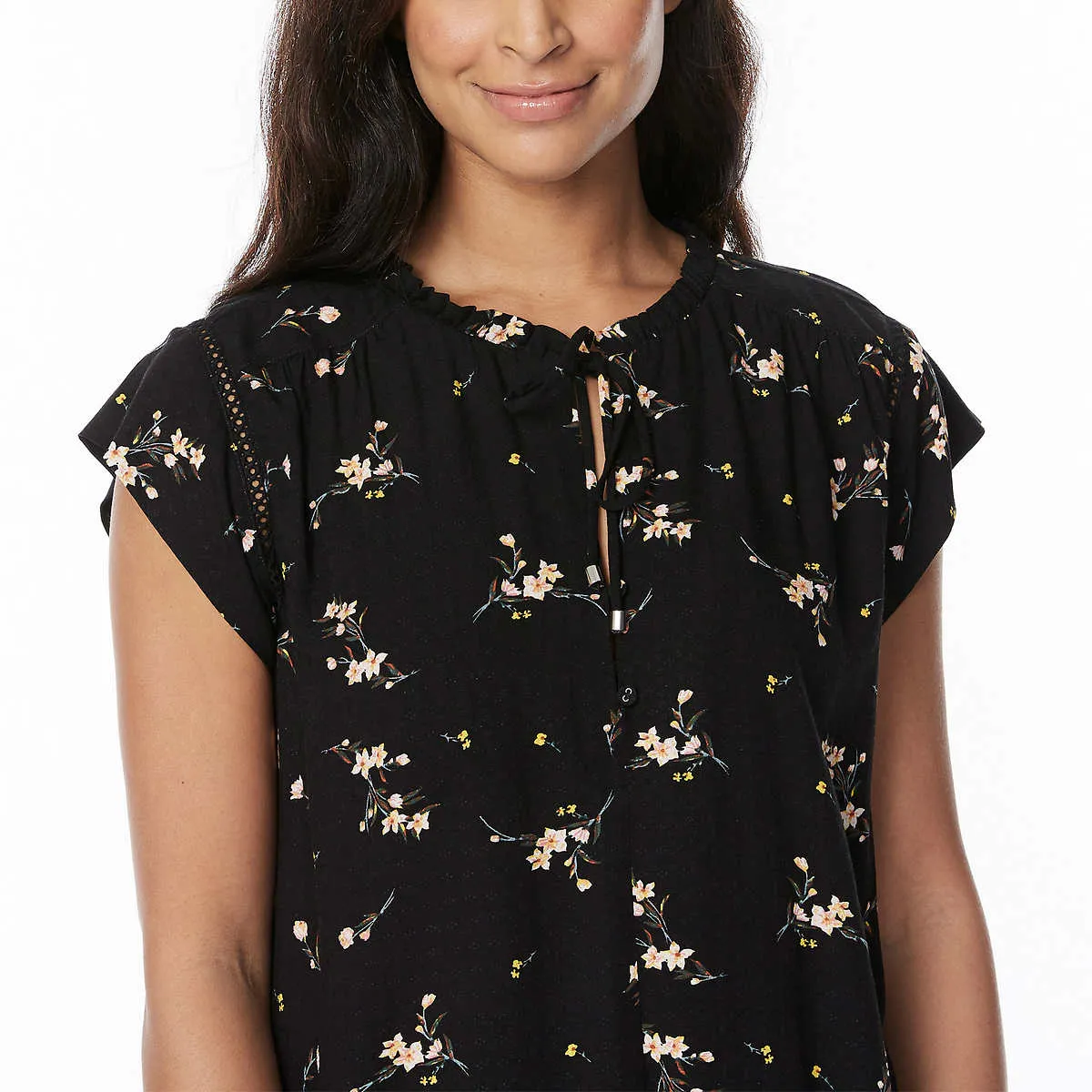 Buffalo Women's Floral Print Flutter Sleeve Lightweight Woven Top Blouse