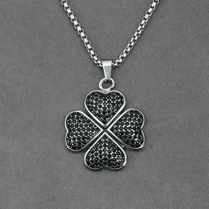 Flower Running Micro Rhinestone Four-leaf Clover Titanium Steel Pendant