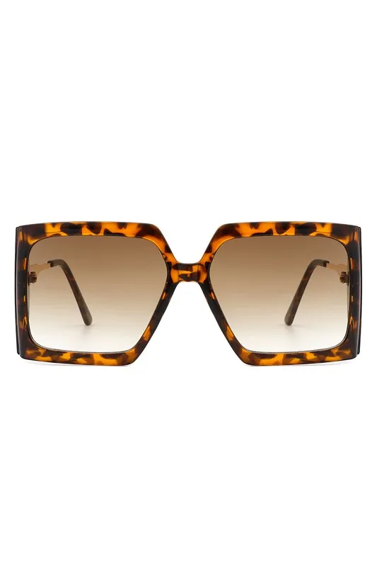 Genesis Square 70s vibe sunnies