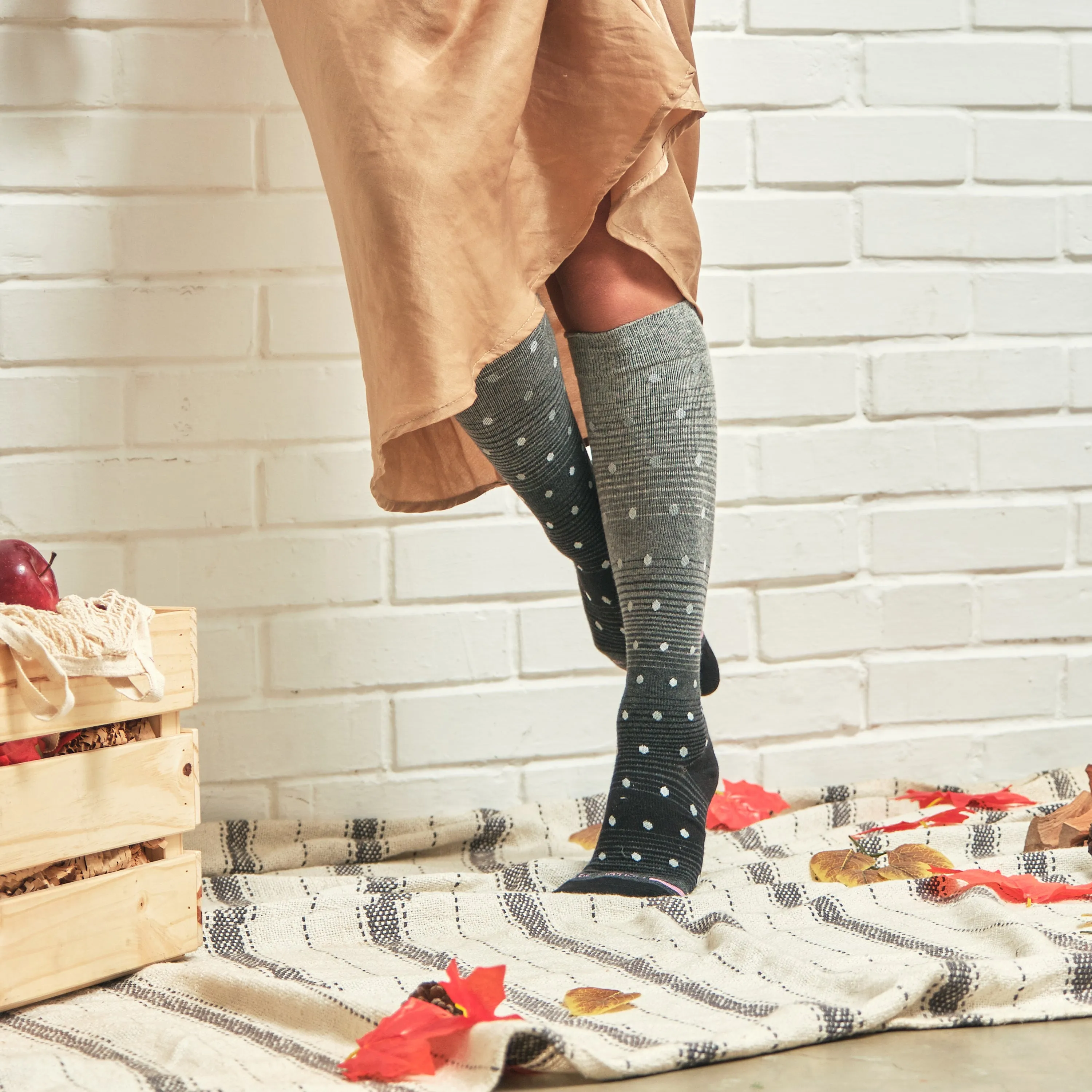 Ombre with Dots | Knee-High Compression Socks For Women