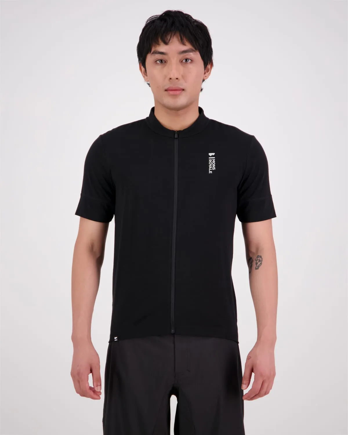 Roam Cargo Merino Full Zip T-Shirt - Black