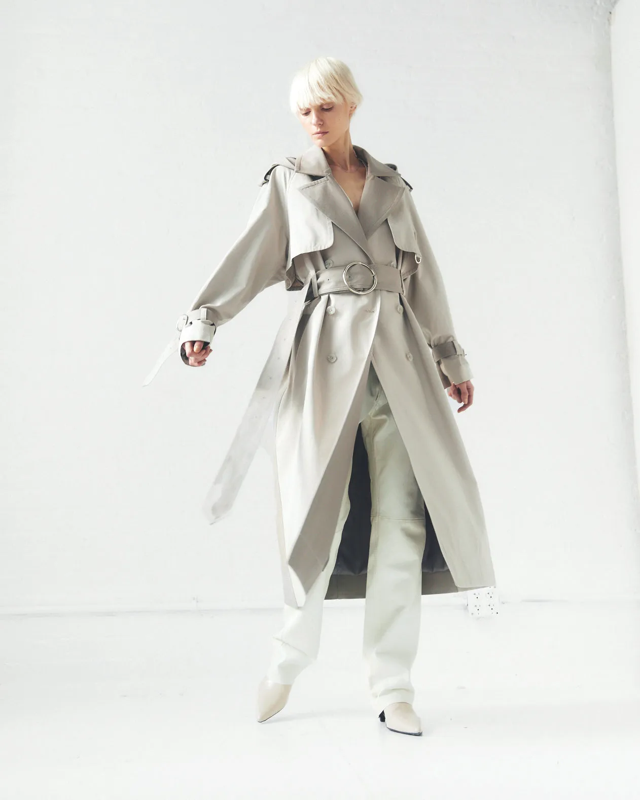 SUSTAINABLE WATER RESISTANT TRENCH COAT